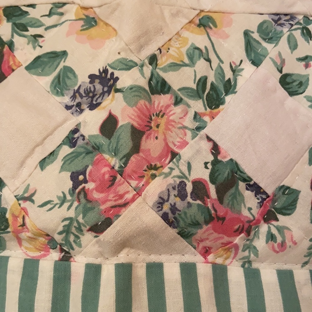 Shabby Chic Pillow Shams standard NEW NWT 2-Quilted floral stripes Cottage ๐ธ - Picture 3 of 6